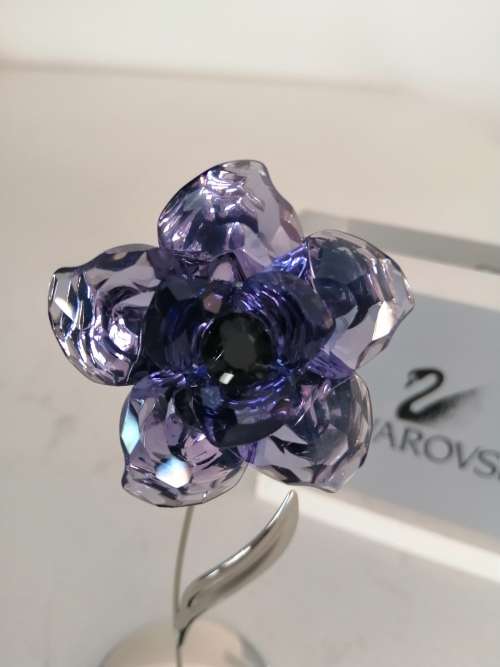 RARE SWAROVSKI CRYSTAL FIGURINE -DARANY TANZANITE FLOWER #