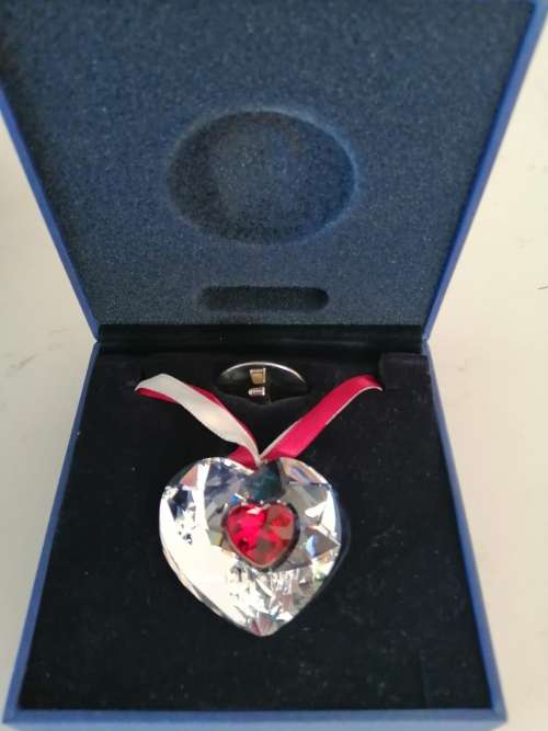 Genuine Swarovski Crystal 2004 Annual Edition Heart Ornament  #