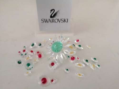 Lovely Swarovski Crystal Clear Green Marguerite Daisy Flower with small daisies  #