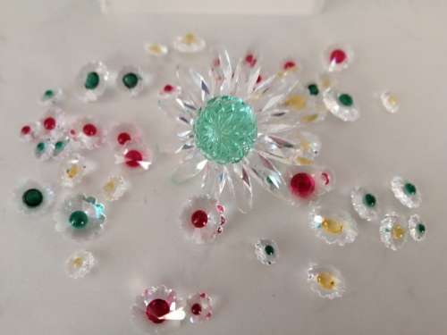 Lovely Swarovski Crystal Clear Green Marguerite Daisy Flower with small daisies  #
