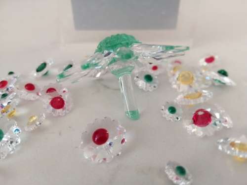 Lovely Swarovski Crystal Clear Green Marguerite Daisy Flower with small daisies  #