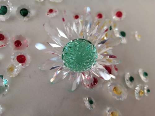 Lovely Swarovski Crystal Clear Green Marguerite Daisy Flower with small daisies  #
