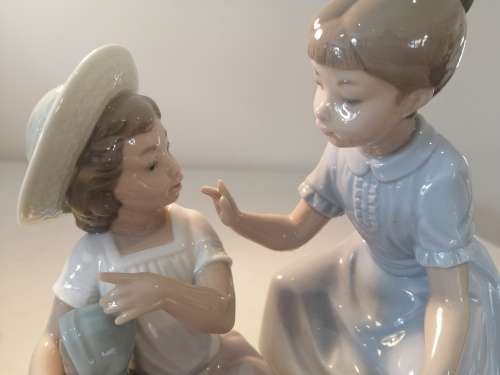 NAO LLADRO PORCELAIN FIGURINE 2 GIRLS AND BABY