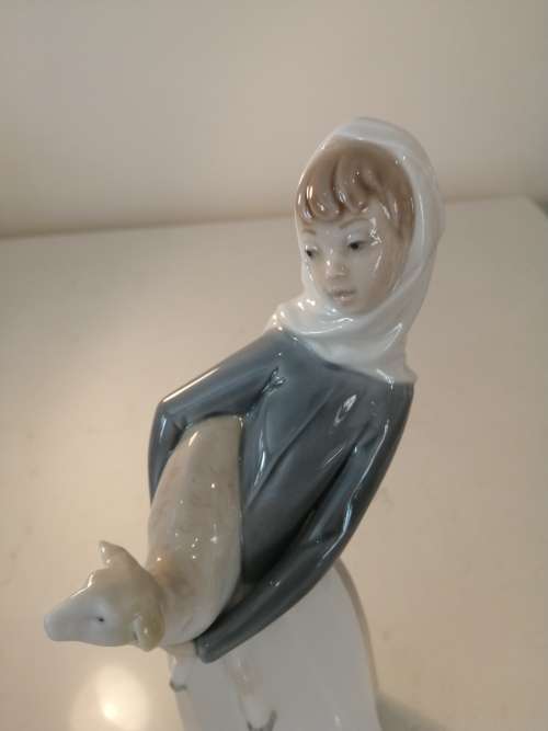 LADRO  `GIRL WITH LAMB` #4584