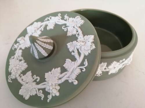 Vintage Wedgwood Green Jasperware Powder Pot Stunning  #