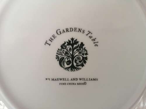 Maxwell and Williams The Garden Table Pink Flower Plate