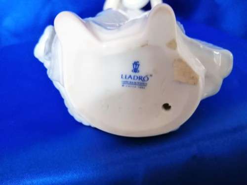 Lladro Figurine Birthday Girl Design #5429 Holding Plate w/ Slice of Cake