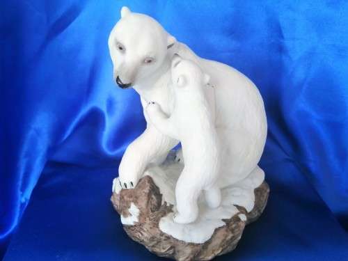 Brooks and Bentley Gentle Majesty Bear Hug Polar Bear and cub fine porcelain 1990 #