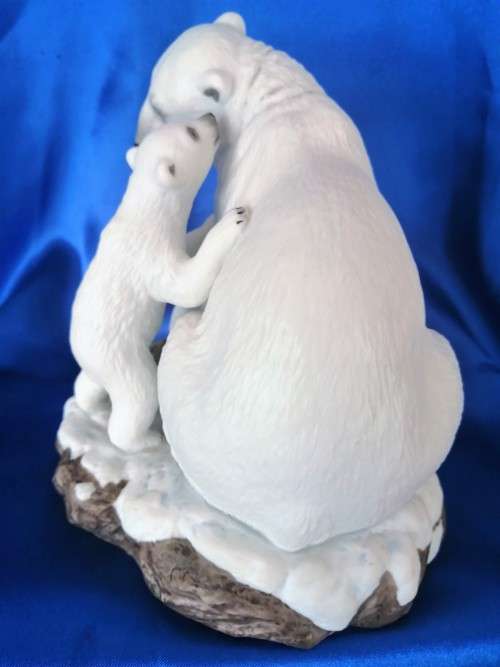 Brooks and Bentley Gentle Majesty Bear Hug Polar Bear and cub fine porcelain 1990 #