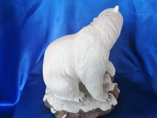 Brooks and Bentley Gentle Majesty Bear Hug Polar Bear and cub fine porcelain 1990 #