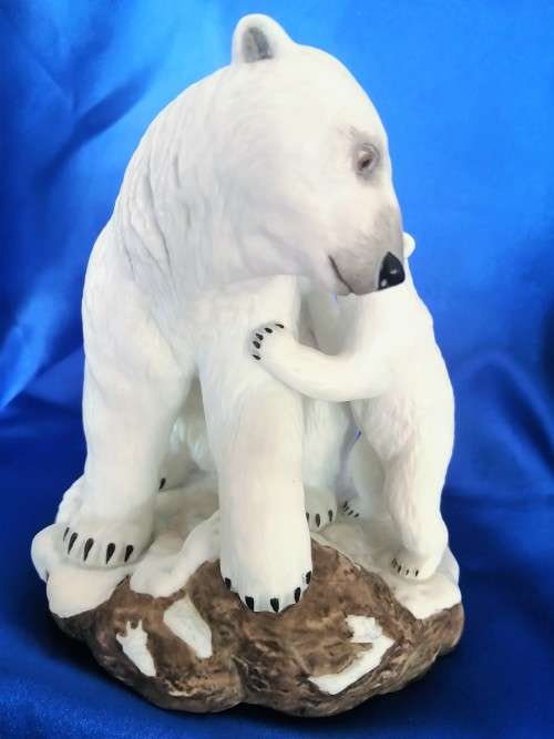 Brooks and Bentley Gentle Majesty Bear Hug Polar Bear and cub fine porcelain 1990 #