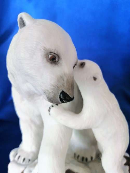 Brooks and Bentley Gentle Majesty Bear Hug Polar Bear and cub fine porcelain 1990 #
