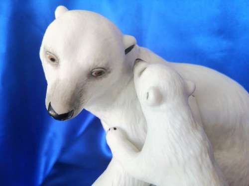 Brooks and Bentley Gentle Majesty Bear Hug Polar Bear and cub fine porcelain 1990 #