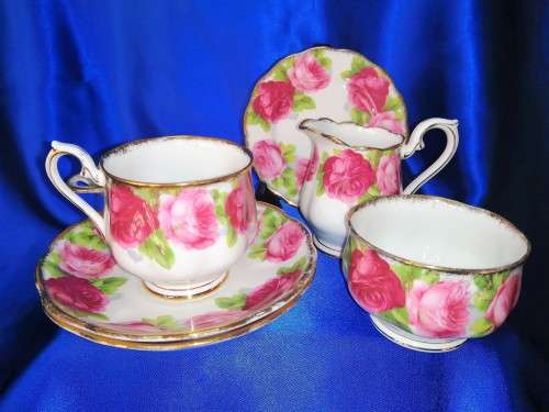 Royal Albert 1940`s Old English Rose Light Brushed Gold set