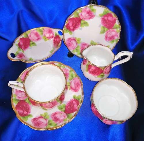 Royal Albert 1940`s Old English Rose Light Brushed Gold set