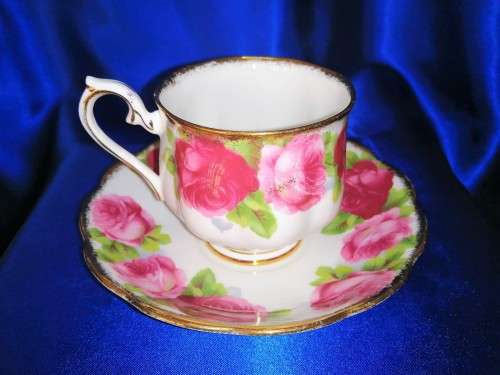 Royal Albert 1940`s Old English Rose Light Brushed Gold set