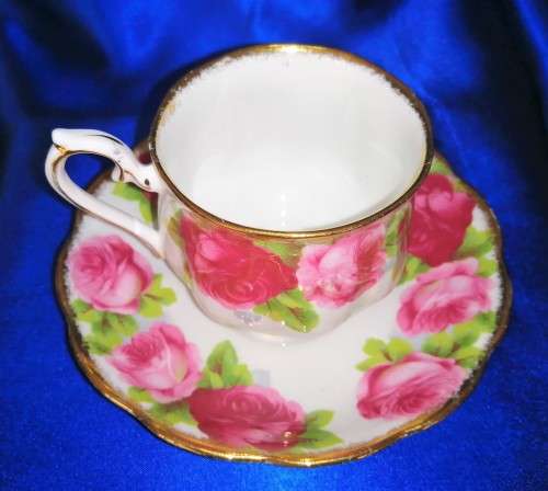 Royal Albert 1940`s Old English Rose Light Brushed Gold set