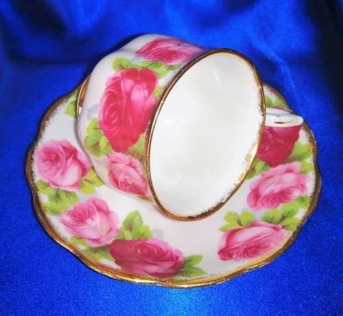 Royal Albert 1940`s Old English Rose Light Brushed Gold set