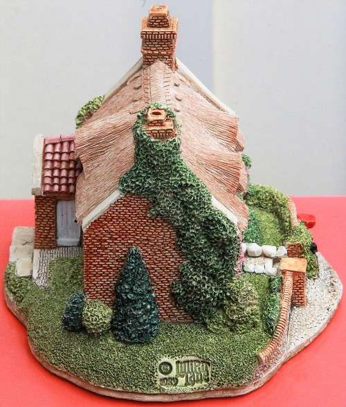 ####Miniature House - Lilliput Lane  Mrs Pinkerton Post Office plus 12 others ####