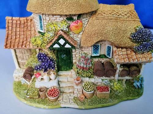 Lilliput Lane ` Little Scumpy ` #