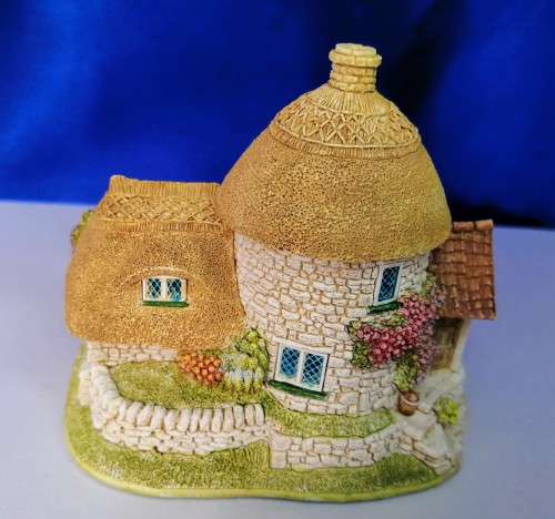 Lilliput Lane ` Little Scumpy ` #
