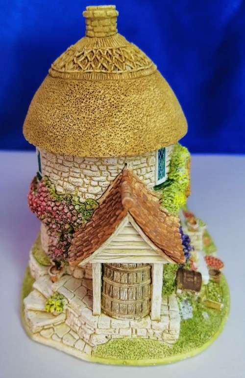 Lilliput Lane ` Little Scumpy ` #