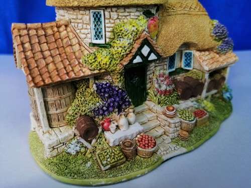 Lilliput Lane ` Little Scumpy ` #