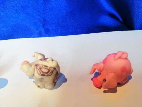 Group of 4 various Pigs  #