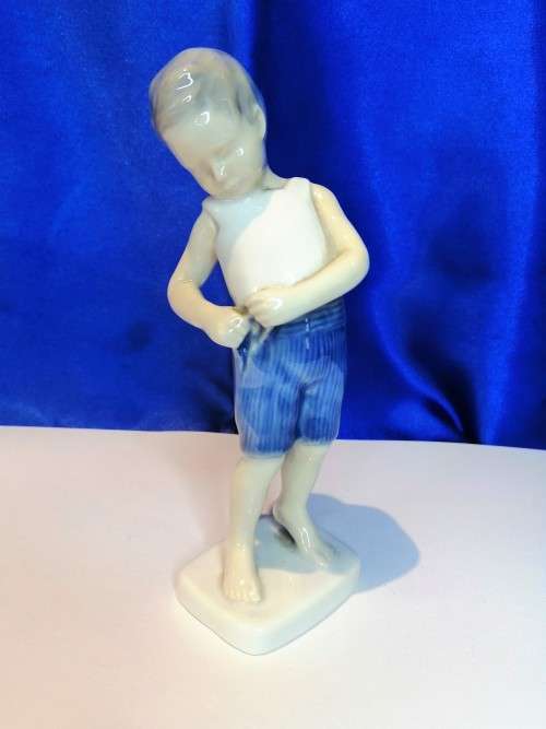 Figurine Bing and Gröndahl 1759 Tiny Tot by Michaela Ahlmann