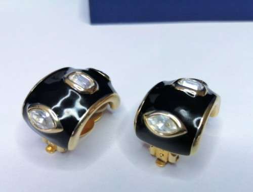 Genuine Swarovski Vintage Chunky Clip On Earrings.   #