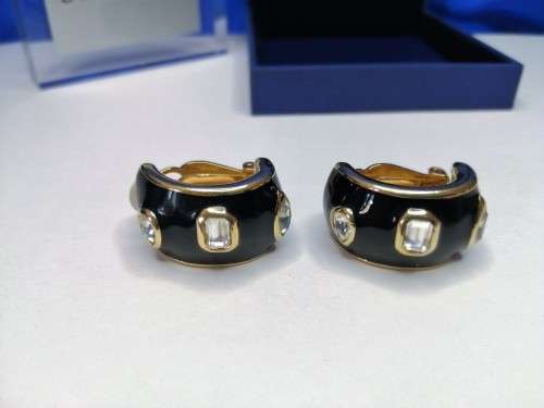 Genuine Swarovski Vintage Chunky Clip On Earrings.   #
