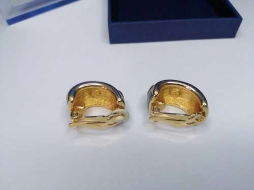 Genuine Swarovski Vintage Chunky Clip On Earrings.   #