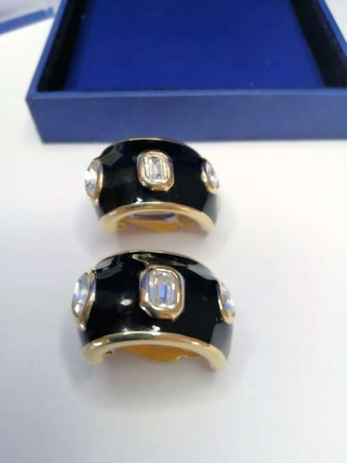 Genuine Swarovski Vintage Chunky Clip On Earrings.   #