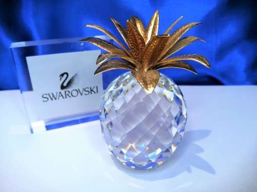 Swarovski Crystal Large Gold Hammered Leaf Pineapple candleholder Retired