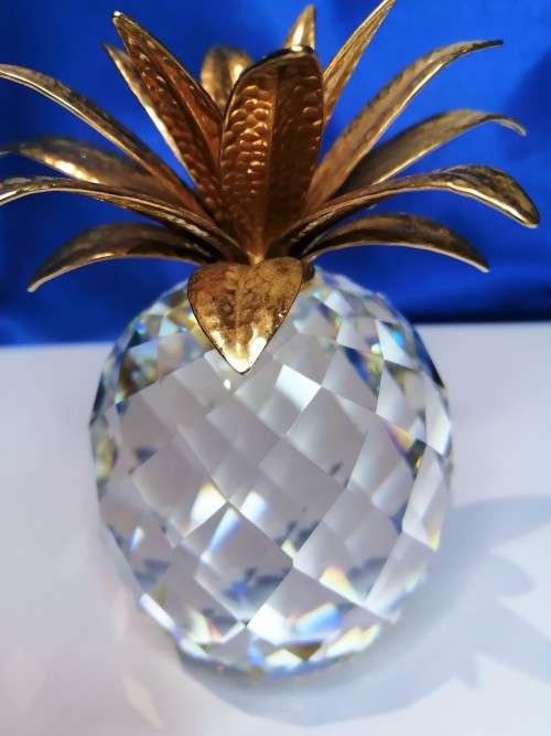 Swarovski Crystal Large Gold Hammered Leaf Pineapple candleholder Retired