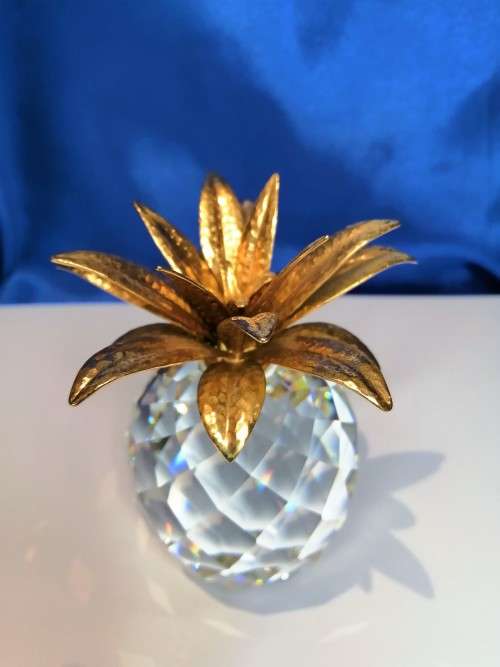 Swarovski Crystal Large Gold Hammered Leaf Pineapple candleholder Retired