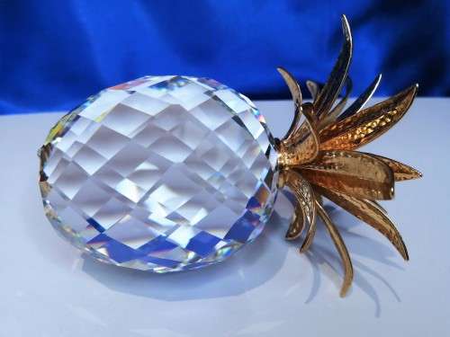 Swarovski Crystal Large Gold Hammered Leaf Pineapple candleholder Retired