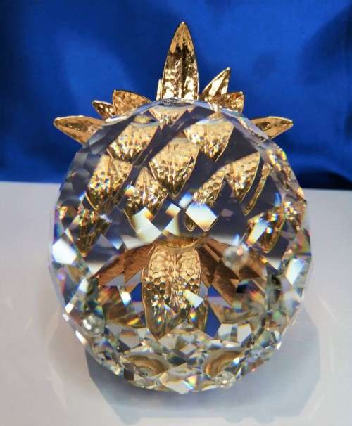 Swarovski Crystal Large Gold Hammered Leaf Pineapple candleholder Retired