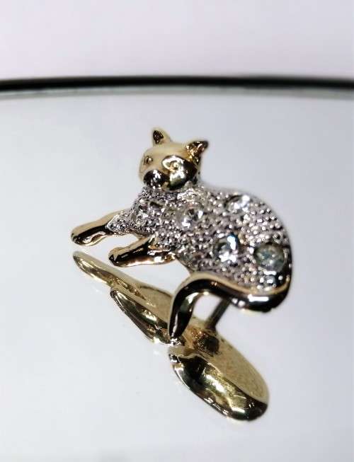 Beautiful Vintage Gold and Crystal Cat Pin #