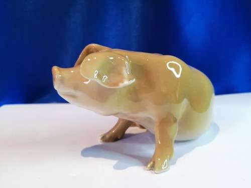 VINTAGE ROYAL COPENHAGEN FIGURINE OF A ` SEATED PIG ` NO.405