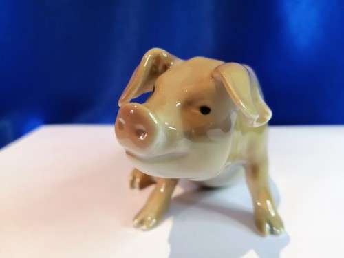 VINTAGE ROYAL COPENHAGEN FIGURINE OF A ` SEATED PIG ` NO.405