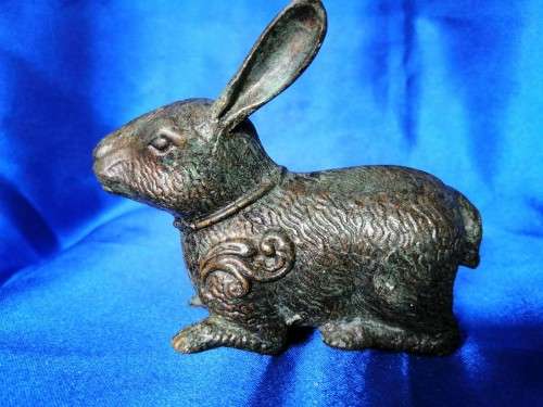 Heavy Bronze? Rabbit with lots of detail #