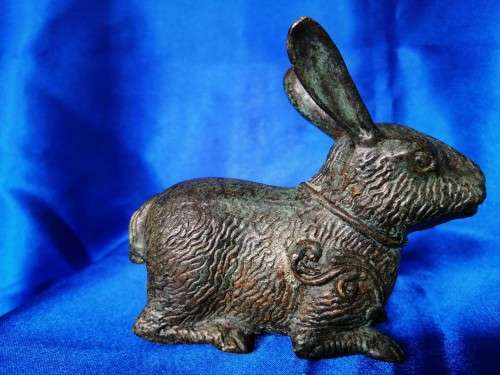 Heavy Bronze? Rabbit with lots of detail #