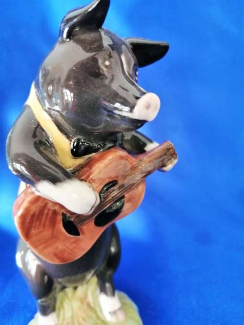 Beswick Pig Prom Christopher The Guitar Player Figurine Model PP9