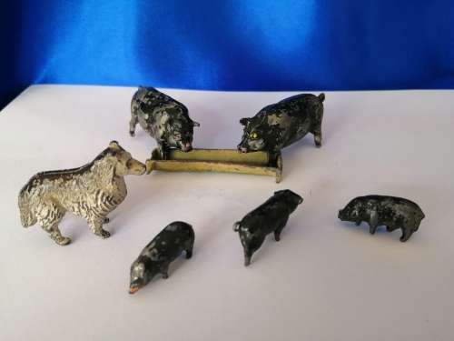 Britains J.Hill and Co Farm Pigs Feeding and Dog