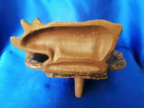 Unusual Heavy Metal Soap Dish #