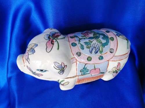 Rare Early 20th Cent Chinese Famille Rose Pig Large Trinket Pot Neck Rest #