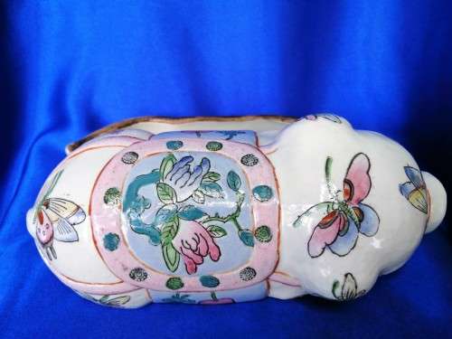Rare Early 20th Cent Chinese Famille Rose Pig Large Trinket Pot Neck Rest #