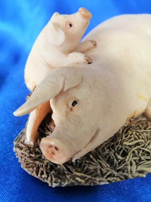 Large Burleigh Pig Sow with Piglets Figurine #