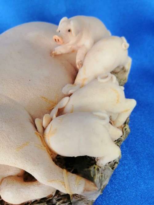 Large Burleigh Pig Sow with Piglets Figurine #